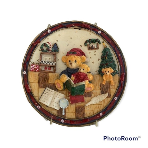 TEDDY Bear Christmas Storytime Decorative Display Plate Raised 3D 7 ½” - Picture 2 of 3